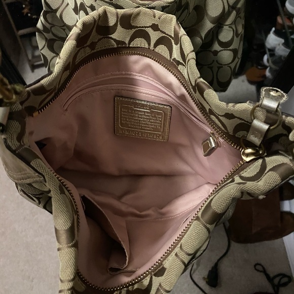 Coach - Picture 2 of 4